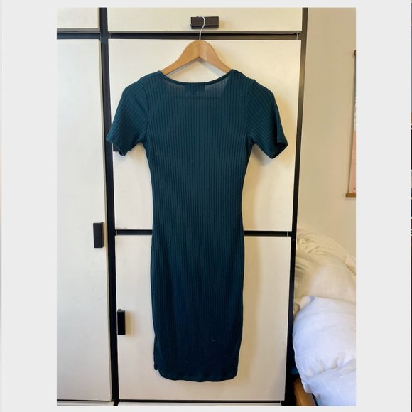 Green Ribbed Button-Front Bodycon Midi Dress - Picture 6 of 7